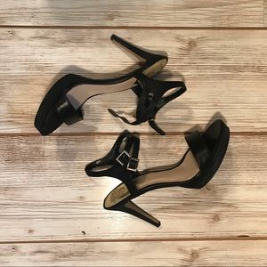 Vince heels